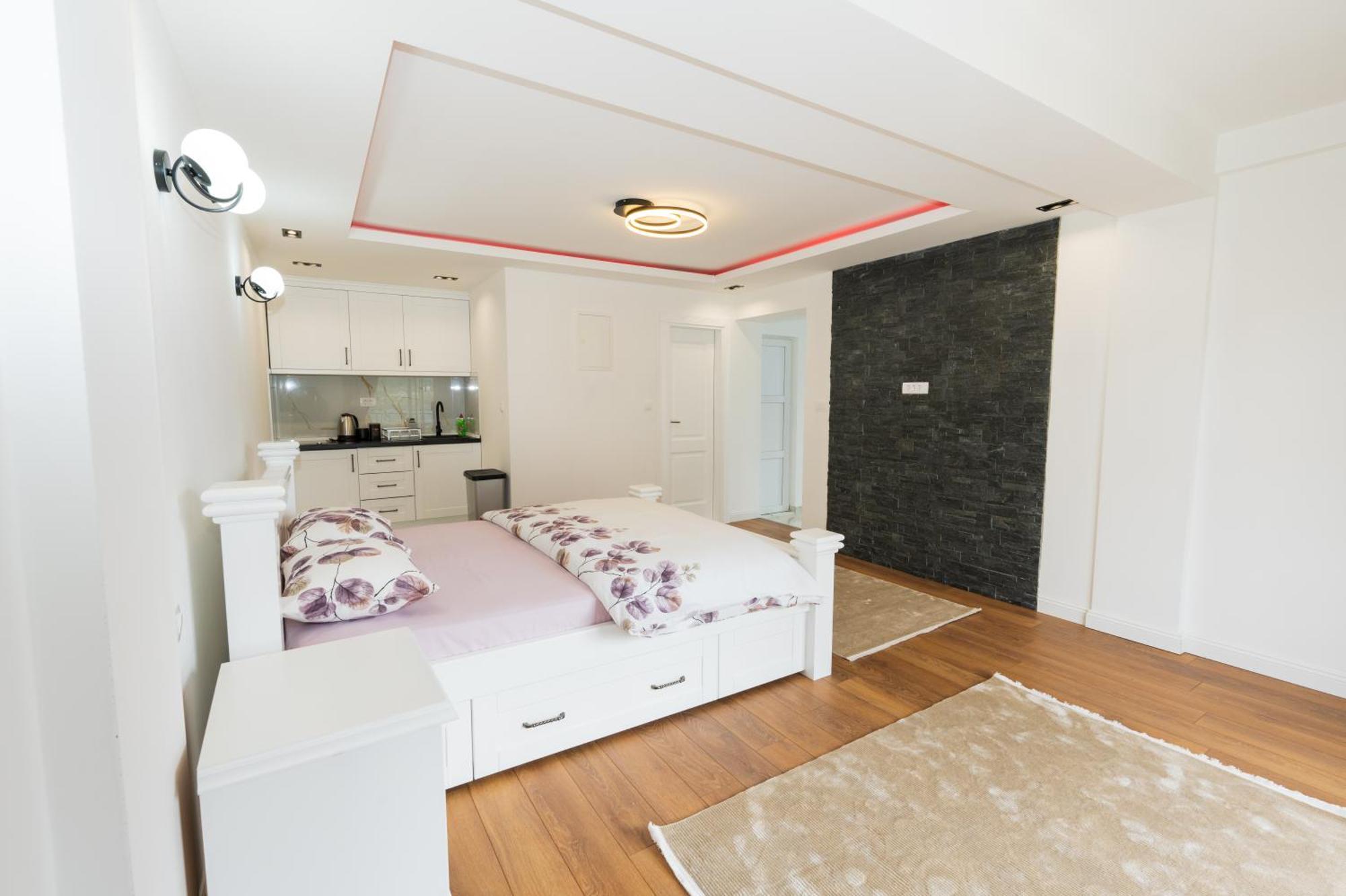Ema Apartments Плав Экстерьер фото