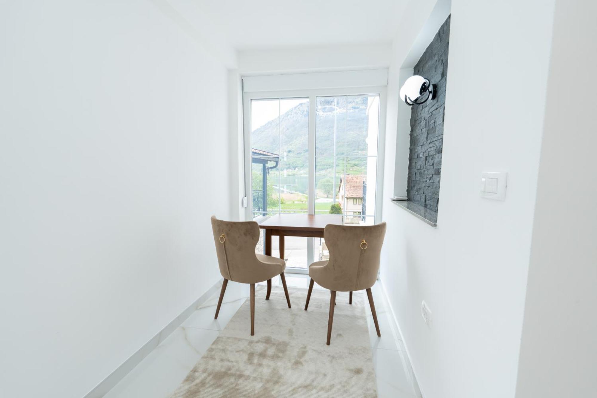 Ema Apartments Плав Экстерьер фото